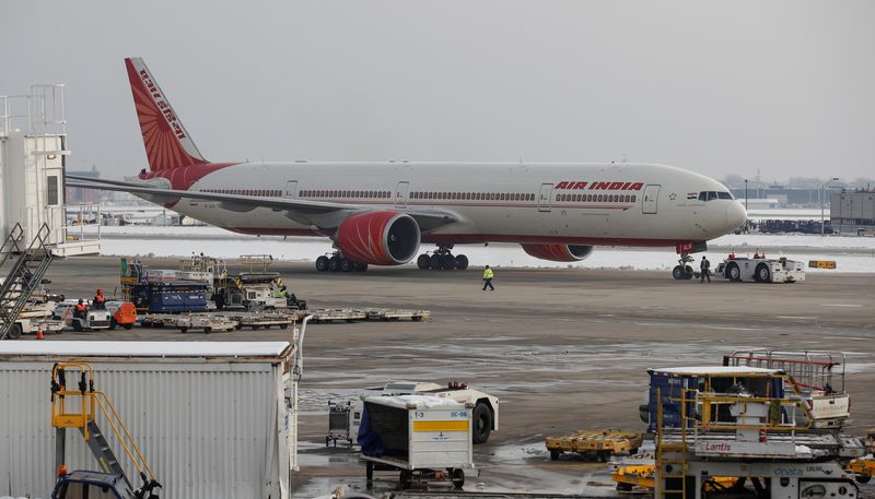 &copy; Reuters. Avião da Air India no aeroporto internacional de Chicago, nos EUAn30/11/2018 REUTERS/Kamil Krzaczynski