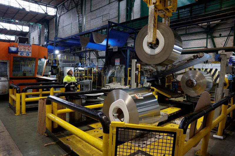 Euro zone growth holds up better than feared in Q2