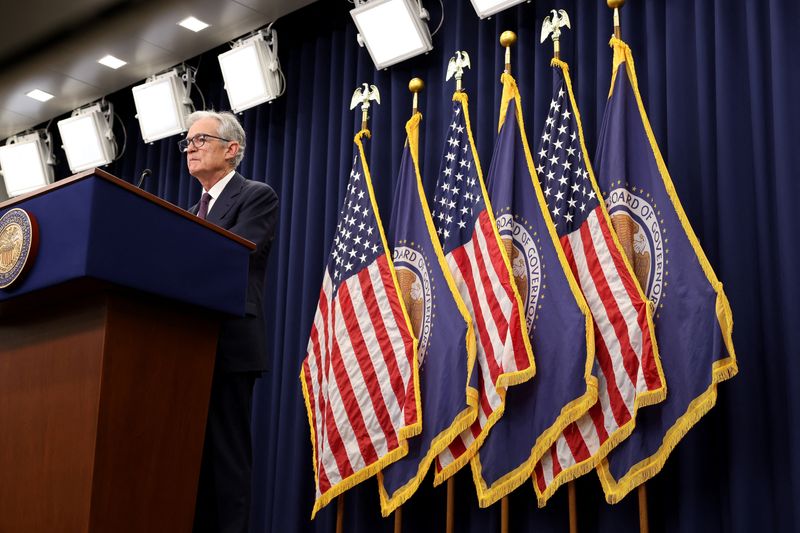 FOMC holds rates steady, but two dissenters wanted cuts