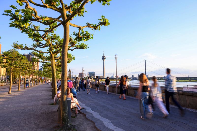 German inflation in two states points to unchanged national reading