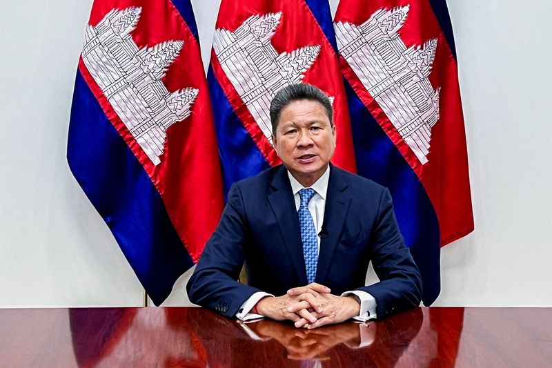 LYNXMPEL701GS_L The exclusive Deputy Prime Minister for size says that the average tariff rate in the United States is collapsing in the clothing manufacturing sector