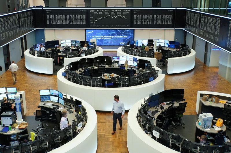 European shares slide to 3-week lows as healthcare stocks hit; new US tariffs in focus