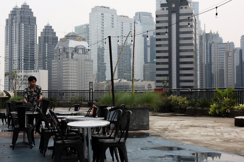 LYNXMPEL701V5_L It is possible that economic growth in Indonesia will slow again in the second quarter