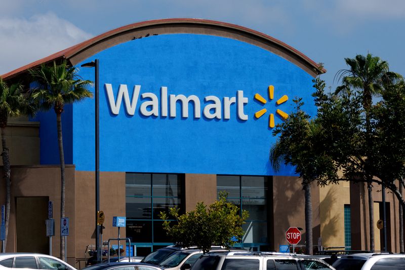LYNXMPEL702H9_L The CEO of Walmart's Mexico Caride moves in a surprising step