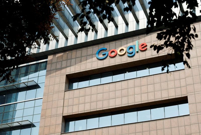 &copy; Reuters. Um logotipo do Google é visto no prédio de seu escritório em Hyderabad, Índia, em 29 de janeiro de 2024. REUTERS/Francis Mascarenhas
