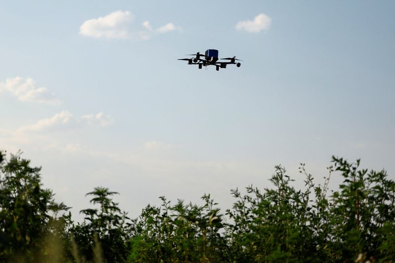 &copy; Reuters. Drone FPV interceptador durante voo em local exato não revelado na região de Dnipropetrovskn08/07/2025nREUTERS/Valentyn Ogirenko