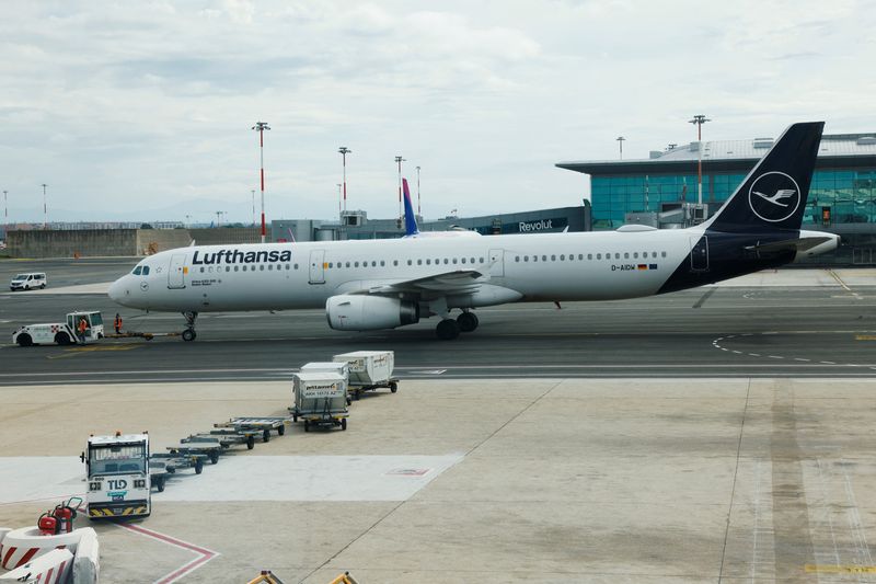 Lufthansa_plane