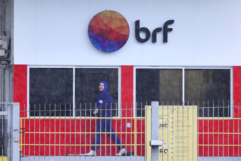 Marfrig, BRF shareholders approve merger deal