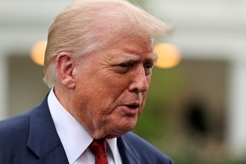 LYNXMPEL7414I_L Trump to host Armenia, Azerbaijan leaders of peace talks on Friday, the American official says