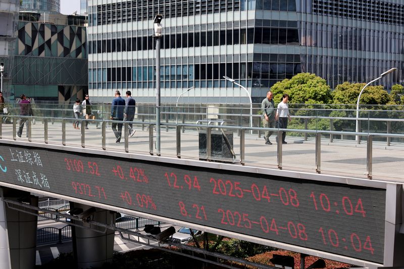 Shanghai stocks close at highest since late 2021 on hopes for Sino-US trade deal