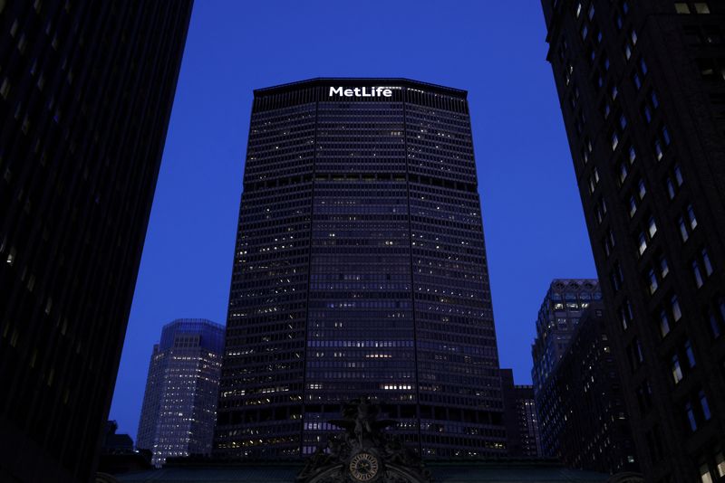 LYNXMPEL7512Z_L Metlife profit drops on the least favorable subscription margins