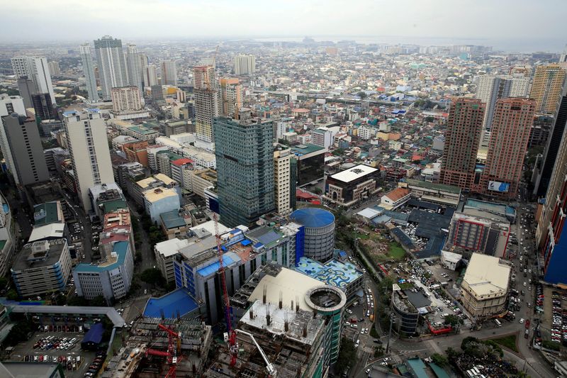 LYNXMPEL7602G_L The Filipino economy grows by 5.5 % annually in the second quarter