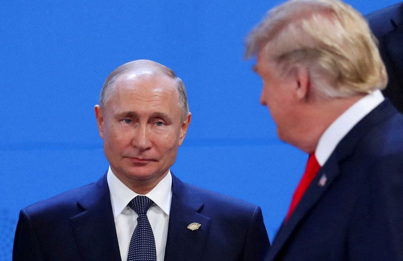 &copy; Reuters. Donald Trump e Vladimir Putin em Buenos Airesn 30/11/2018   REUTERS/Marcos Brindicci