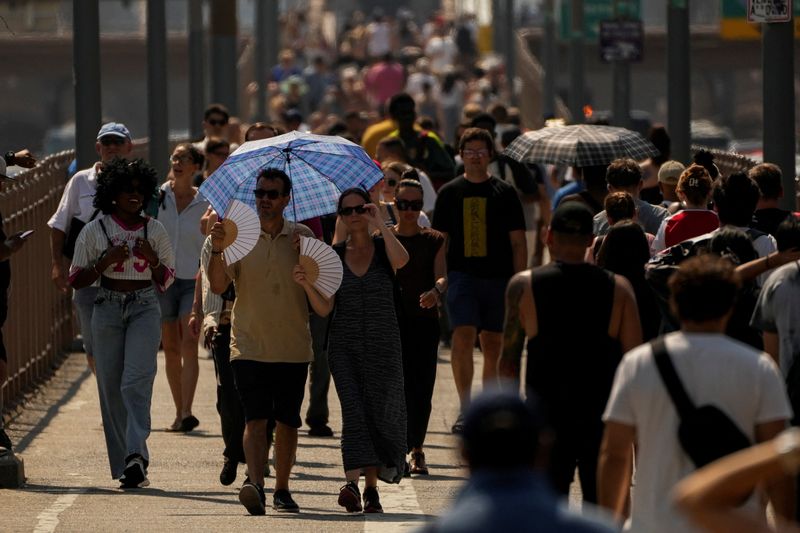 &copy; Reuters. Pessoas em Nova Yorkn 25/7/2025   REUTERS/Eduardo Munoz