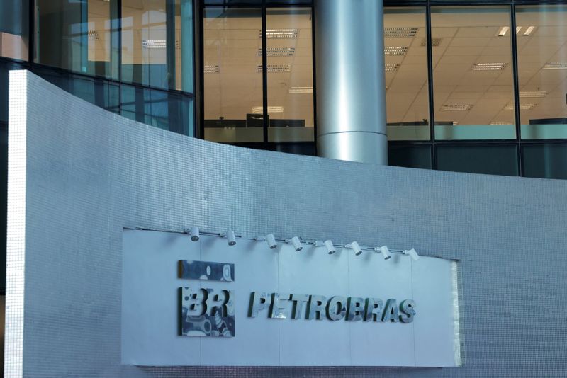 Petrobras prevê produção de petróleo e gás na faixa superior da meta em 2025