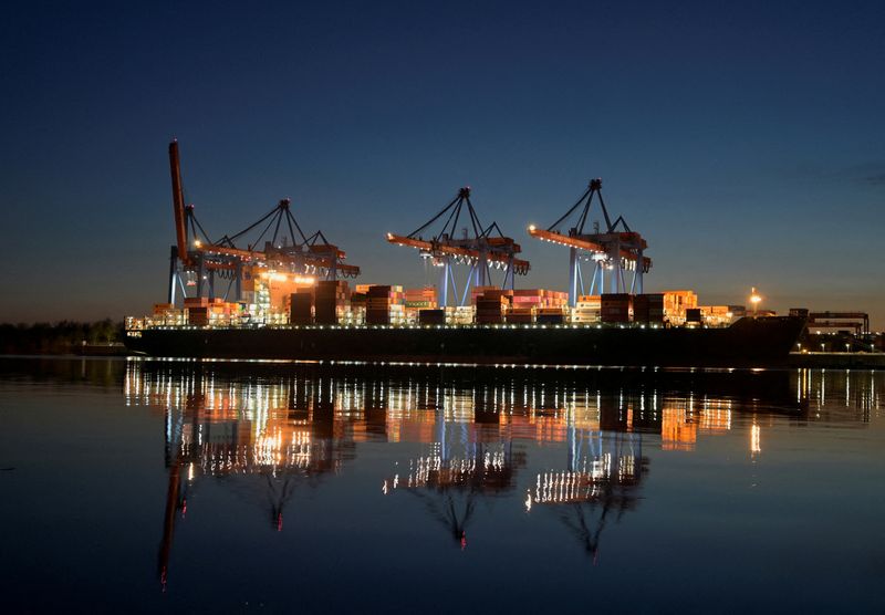 &copy; Reuters. Vista do porto de Hamburg, Alemanhan17/02/2025. REUTERS/Fabian Bimmer/File Photo