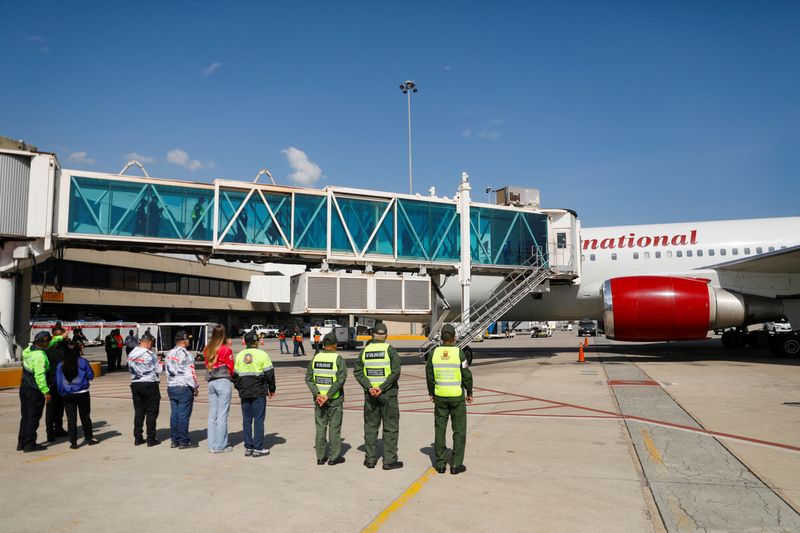 Trump officials will not face contempt over Venezuela deportations, appeals court rules