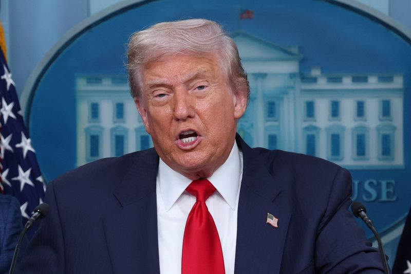 Trump seizes control of Washington D.C. police, deploys National Guard