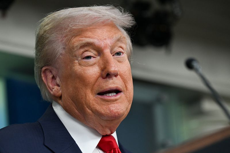 &copy; Reuters. Presidente dos EUA, Donald Trump, na Casa Branca, em Washingtonn11/08/2025nREUTERS/Annabelle Gordon