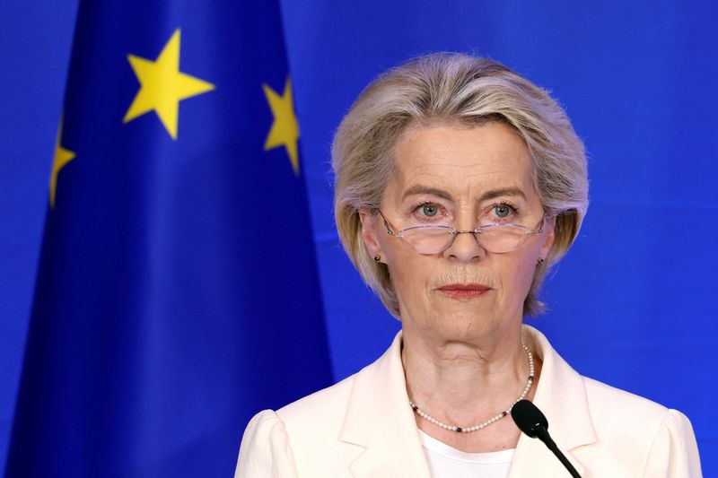 &copy; Reuters. Presidente da Comissão Europeia, Ursula von der Leyen, durante entrevista coletiva em Pequimn24/07/2025 REUTERS/Florence Lo