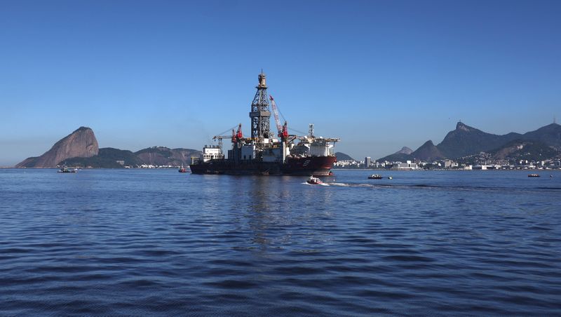&copy; Reuters. Navio-sonda a serviço da Petrobras, que pode ser enviada para perfuração na Bacia da Foz do Rio Amazonas, é visto na Baía de Guanabara, no Rio de Janeiro, Brasiln20/05/2025nREUTERS/Pilar Olivares