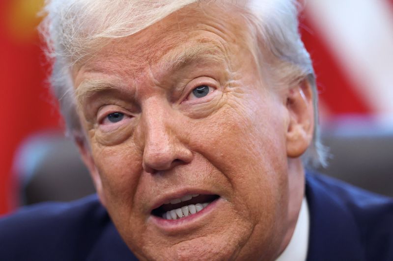 Trump diz que Bolsonaro é alvo de tentativa de execução política