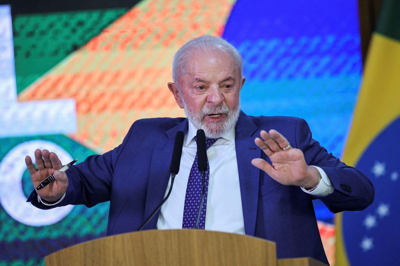 &copy; Reuters. O presidente Luiz Inácio Lula da Silva discursa em Brasília. 13/08/2025 REUTERS/Adriano Machado
