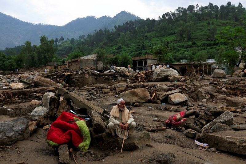 Pakistan resumes rescue operations in flood-hit areas; death toll over 300