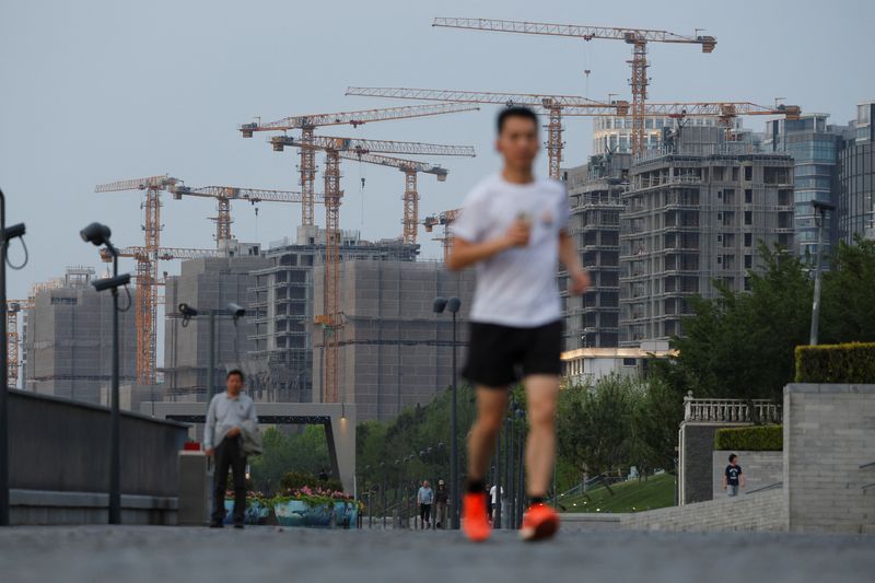 China's government land sales revenue down 4.6% Y/Y in January-July