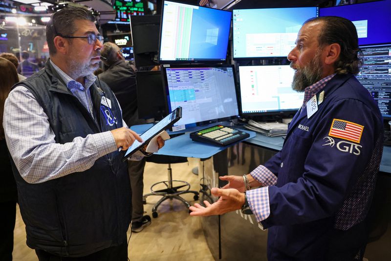Wall St futures subdued as Home Depot puts retail earnings in spotlight