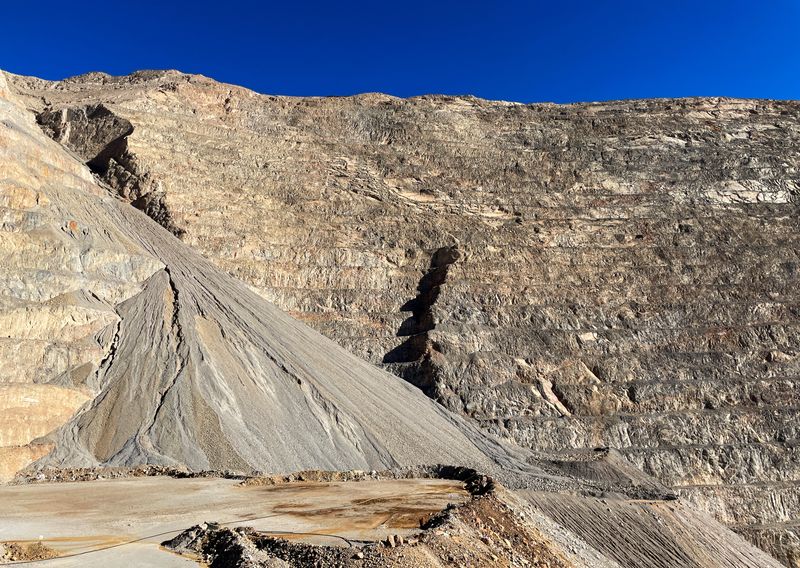 Argentina's Gualcamayo gold mine eyes $665 million investment under incentive program