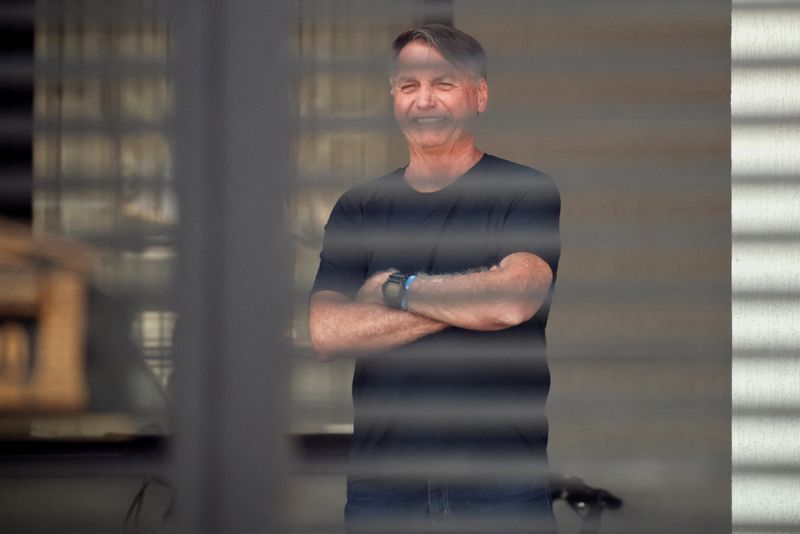 PF vê articulação de Bolsonaro com advogado de empresa de Trump para interferir em processo no STF