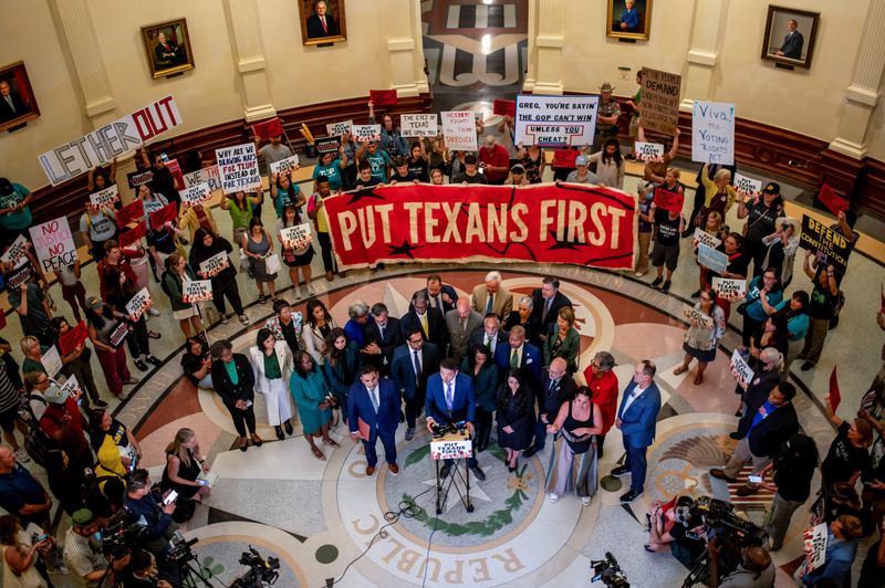 &copy; Reuters. Parlamentares democratas no Texas em batalha sobre redistritamenton 20/8/2025   REUTERS/Sergio Flores