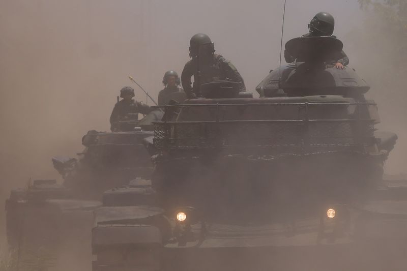 &copy; Reuters. Soldados em tanques em Taiwann 20/7/2023   REUTERS/Ann Wang