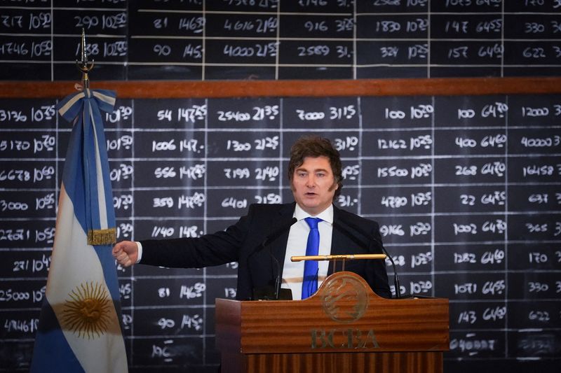 &copy; Reuters. Presidente da Argentina, Javier Milei, durante cerimônia na Bolsa de Valores de Buenos Airesn10/07/2025nREUTERS/Mariana Nedelcu