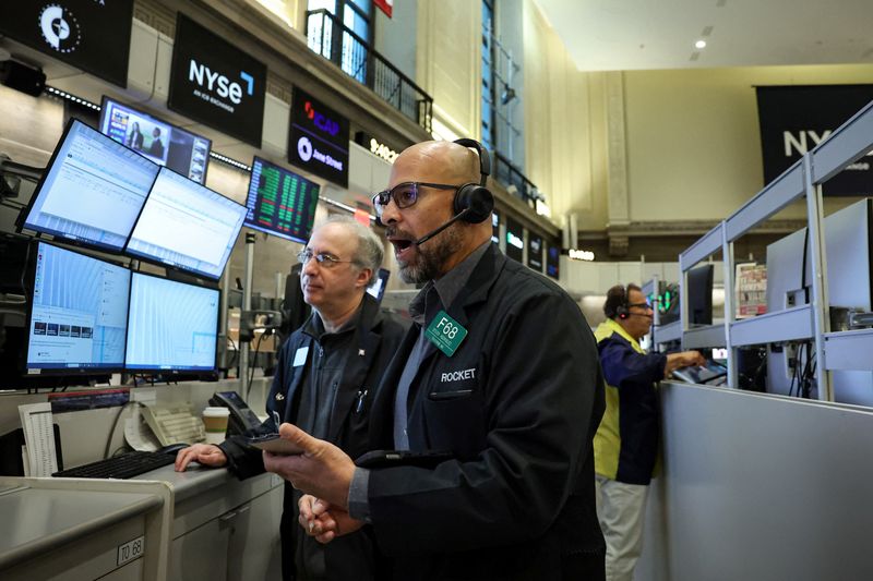 US stock futures dip as Powell-led momentum stalls