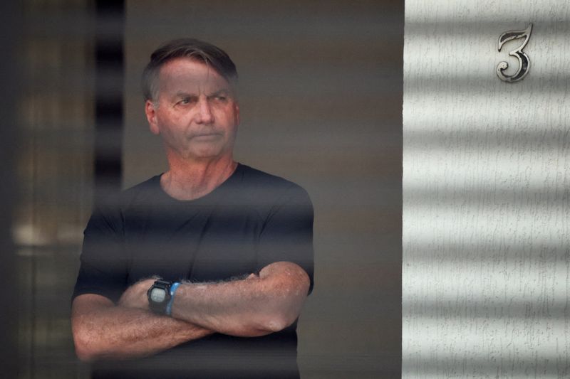 &copy; Reuters. Ex-presidente Jair Bolsonaro em sua casa em Brasílian 14/8/2025  REUTERS/Adriano Machado
