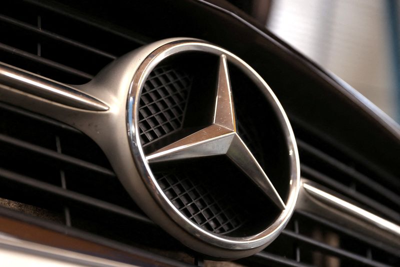 Mercedes-Benz’ pension trust sells Nissan holding for $324 million, source says