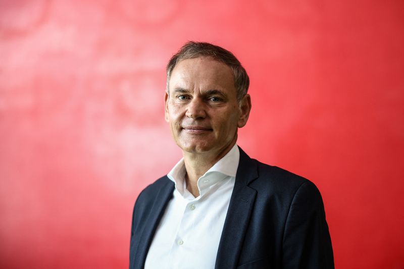 Porsche begins CEO search likely to end dual VW role, source says