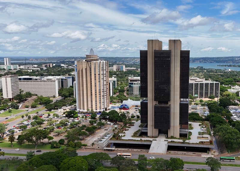 Concessões de empréstimos no Brasil sobem 1,2% em julho e estoque de crédito aumenta, diz BC