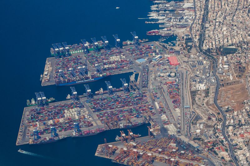 COSCO facing ’challenges’ with international investments amid US trade pressures