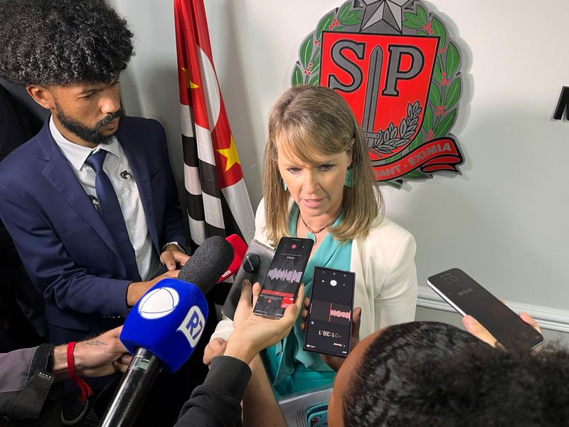 Ações de Ultrapar, Raízen e Vibra disparam após megaoperação contra crimes no setor de combustíveis