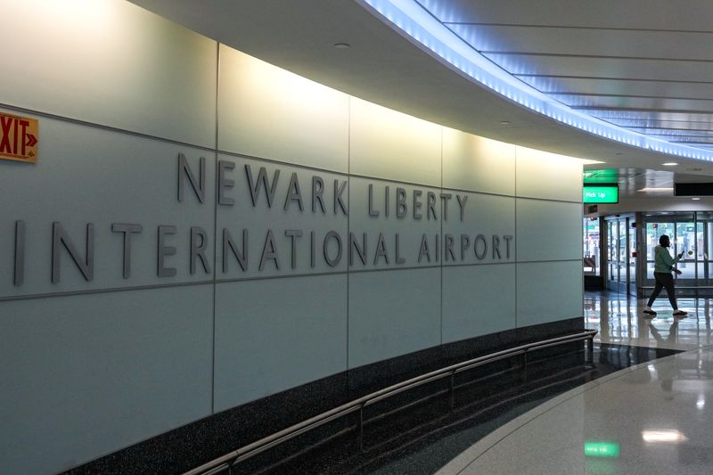Telecom issue halted arriving flights at Newark airport, FAA says