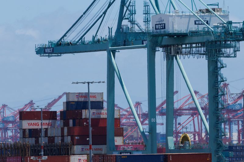 US manufacturing contracts for sixth straight month amid tariff drag