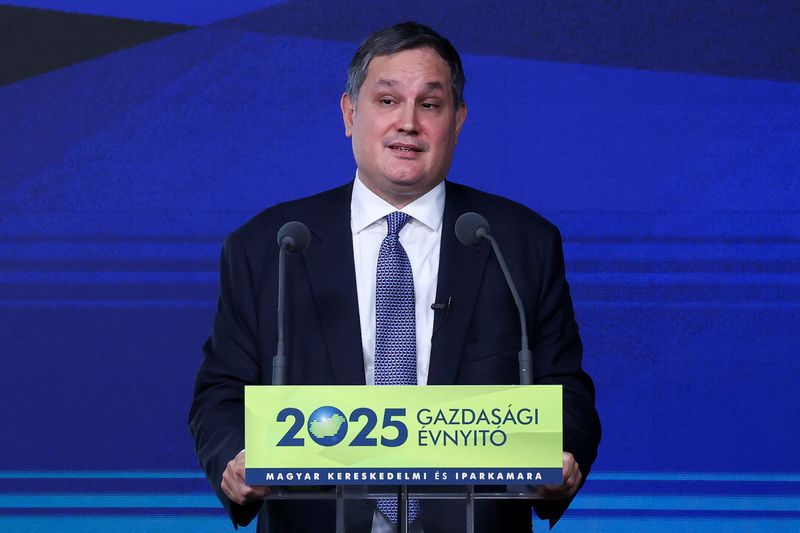 Hungary vows to maintain market trust as deficit edges higher