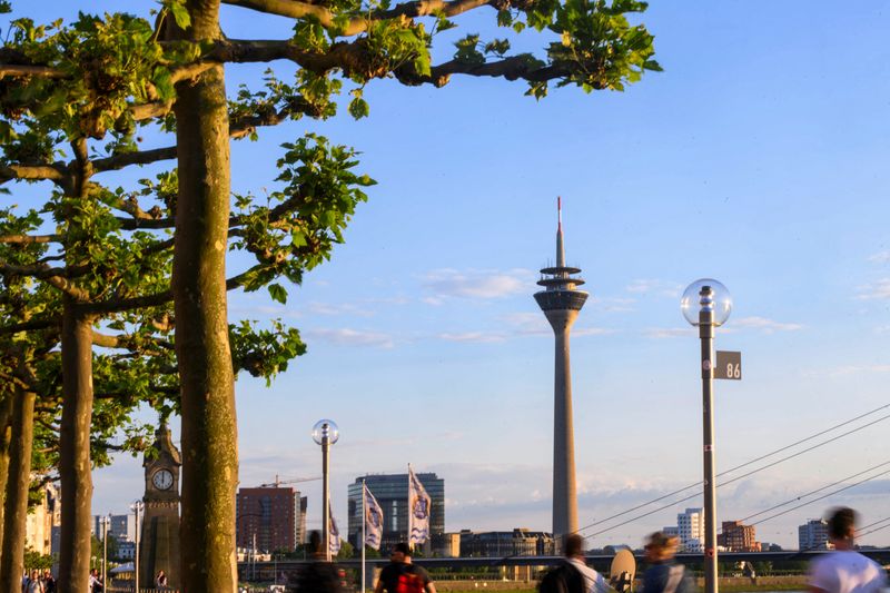 German institutes cut growth forecasts as tariffs bite, fiscal boost lags