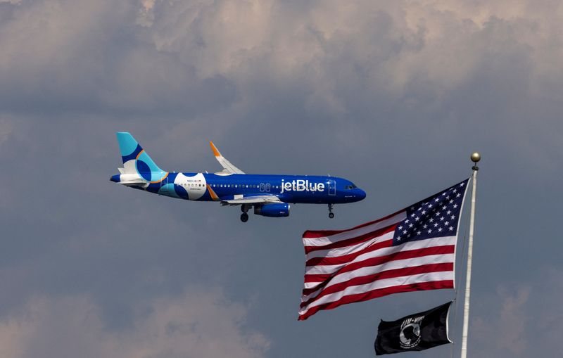 JetBlue sees smaller decline in third-quarter revenue
