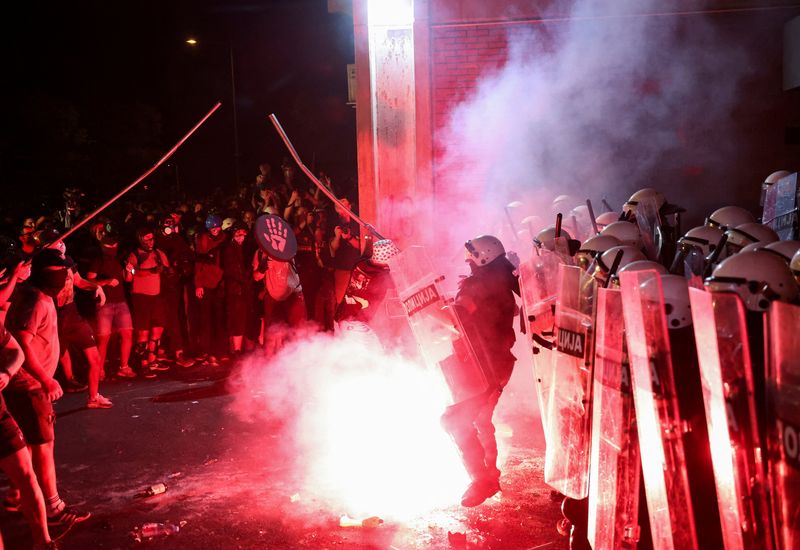 Serbian police use teargas to disperse anti-government protesters