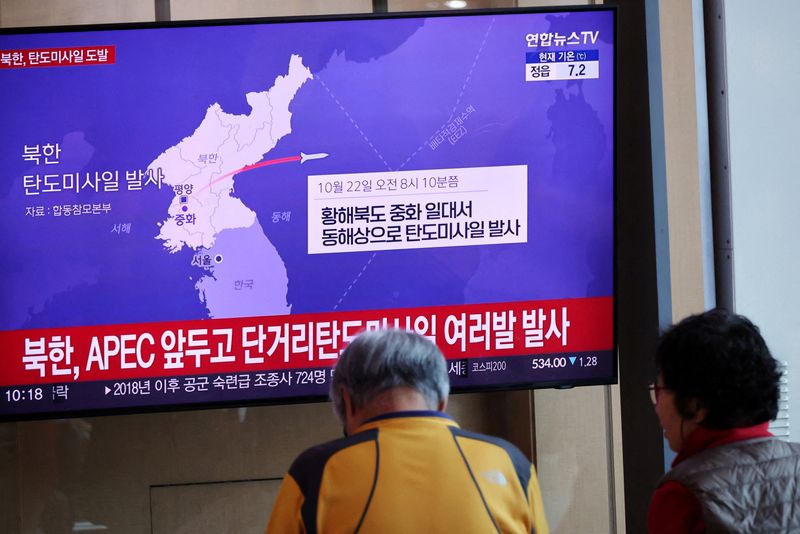 LYNXMPEL9L02F_L North Korea launches ballistic missiles a week before leaders meet in South Korea