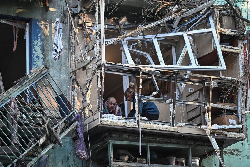 Ukraine says Russian overnight strikes kill six; Putin–Trump summit shelved